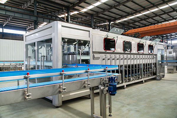 投資或改建水廠設(shè)計(jì)、凈化、灌裝、包裝一體化